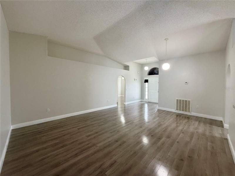 3 bedroom Single Family Residence at 100 Cimarron Lane, Poinciana Nbrhd 06 Village 07, Poinciana — photo 5
