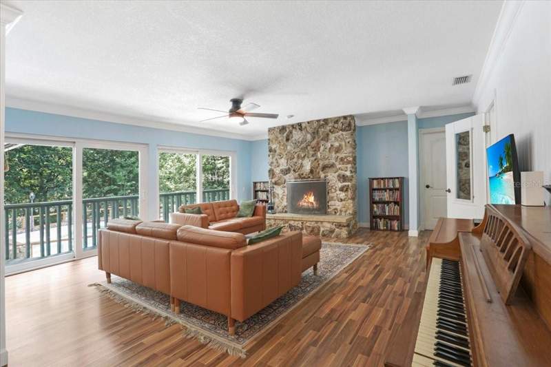 6 bedroom Single Family Residence at 1915 NW 16th Avenue, Hillside, Gainesville — photo 4