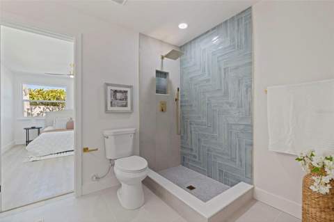 5769 Dartmouth Avenue, St Petersburg FL - photo 17 of 32