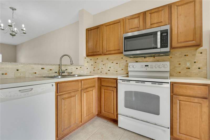2 bedroom Townhouse at 10173 Bessemer Pond Court, Valhalla Ph 3-4, Riverview — photo 5