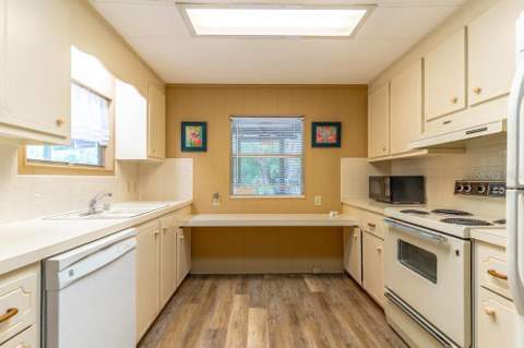 508 W Plantation Boulevard, Lake Mary FL - photo 8 of 57