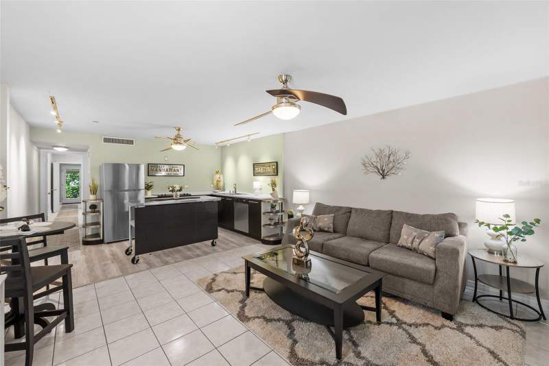 1 bedroom Condominium at 426 32nd Avenue #102E, Patrician Garden, St Petersburg — photo 2