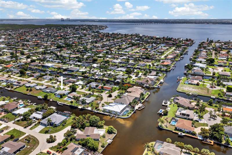 3 bedroom Single Family Residence at 3114 SE 18th Avenue, Cape Coral, Cape Coral — photo 2