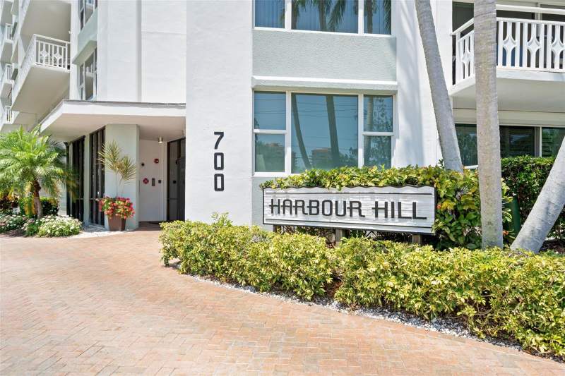 2 bedroom Condominium at 700 Beach Drive #803, Harbour Hill Condo, St Petersburg — photo 2