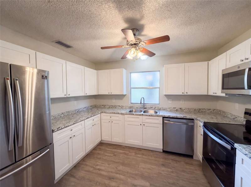 3 bedroom Single Family Residence at 5750 NW 55th Avenue, Ocala Park Estate, Ocala — photo 2