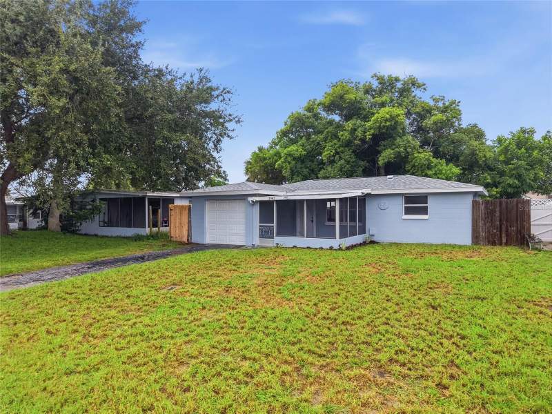 2 bedroom Single Family Residence at 11982 106th Street, Orange Lake Village, Largo — photo 2