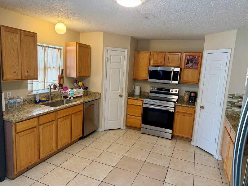 4 bedroom Single Family Residence at 510 Lobelia Drive, Holly Hill Estates, Davenport — photo 4