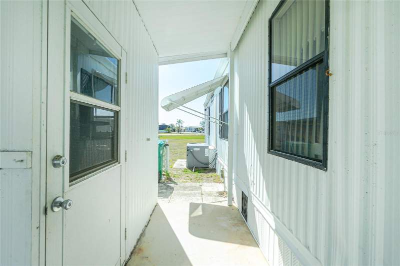 2 bedroom Manufactured Home at 7369 Candace Lane, Village Holiday Lake, Port Charlotte — photo 3
