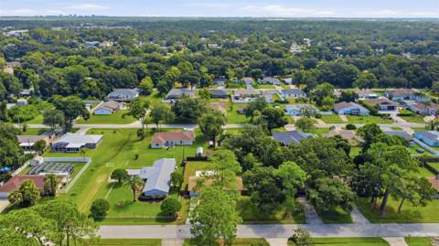 3307 Pine Tree Drive, Edgewater FL - photo 13 of 49
