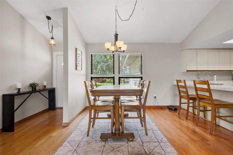 3 bedroom Single Family Residence at 8012 Lake Drive, Woodlawn Lakes First Add, Palmetto — photo 5