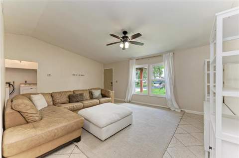 2219 Lockwood Meadows Circle, Sarasota FL - photo 15 of 42