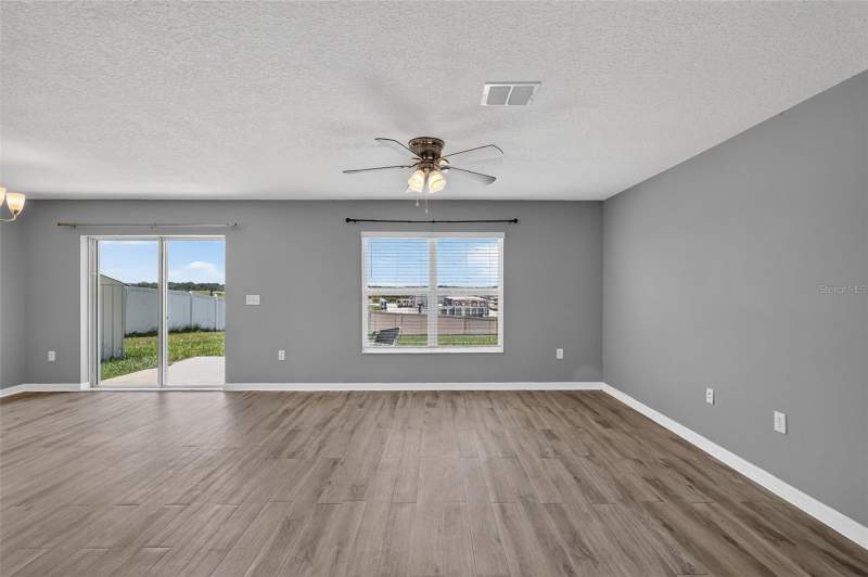 3 bedroom Single Family Residence at 2465 Begonia Street, Gdns/Lake Jackson Rdg Ph 3, Mascotte — photo 2