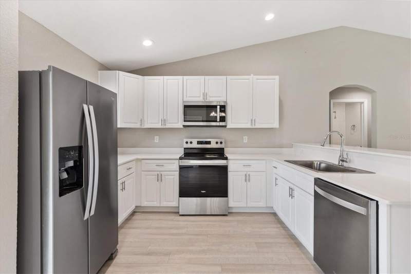 3 bedroom Single Family Residence at 37 Guava Terrace Radial, Silver Spgs Shores Un 42, Ocklawaha — photo 4
