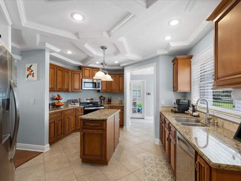 118 Live Oak Lane, Largo FL - photo 6 of 39