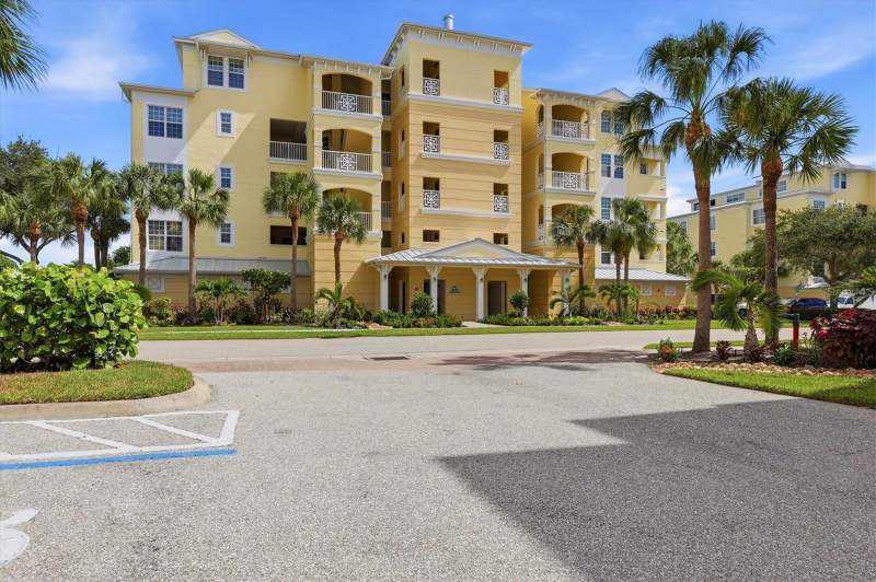3 bedroom Condominium at 8541 Amberjack Circle #104, Hammocks-Preserve Ph 12, Englewood — photo 2