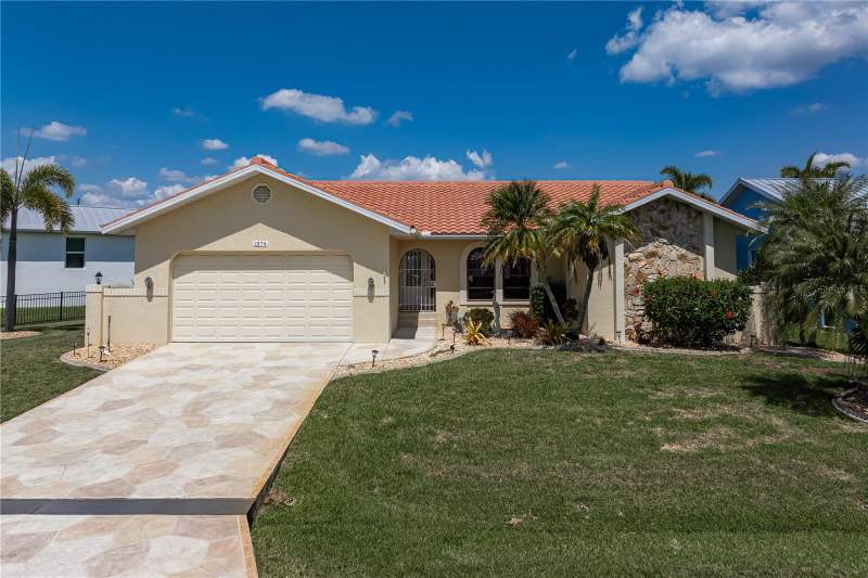3 bedroom Single Family Residence at 1374 Willet Court, Punta Gorda Isles Sec 14, Punta Gorda — photo 2