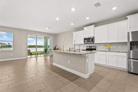 5728 Woodland Sage Drive, Sarasota FL - photo 15 of 67