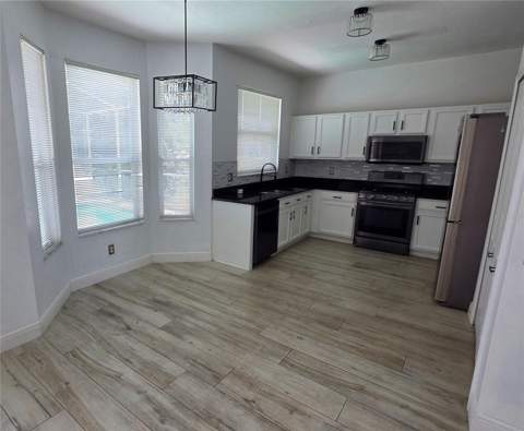 10422 Glen Willow Lane, Tampa FL - photo 9 of 46
