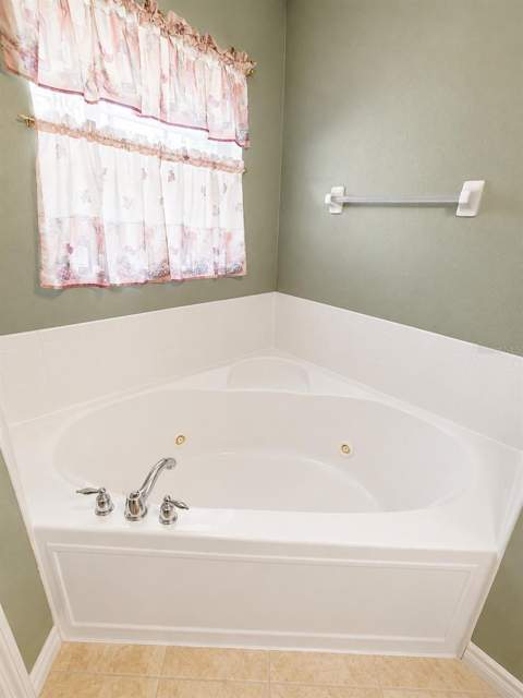 9305 Mandrake Court, Tampa FL - photo 12 of 32