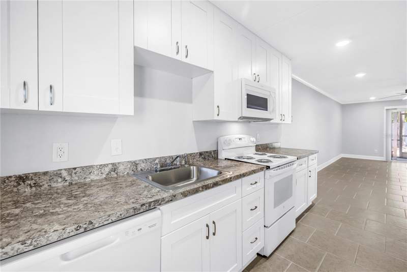 2 bedroom Condominium at 4435 1st Street #104, Placido Gardens, St Petersburg — photo 5
