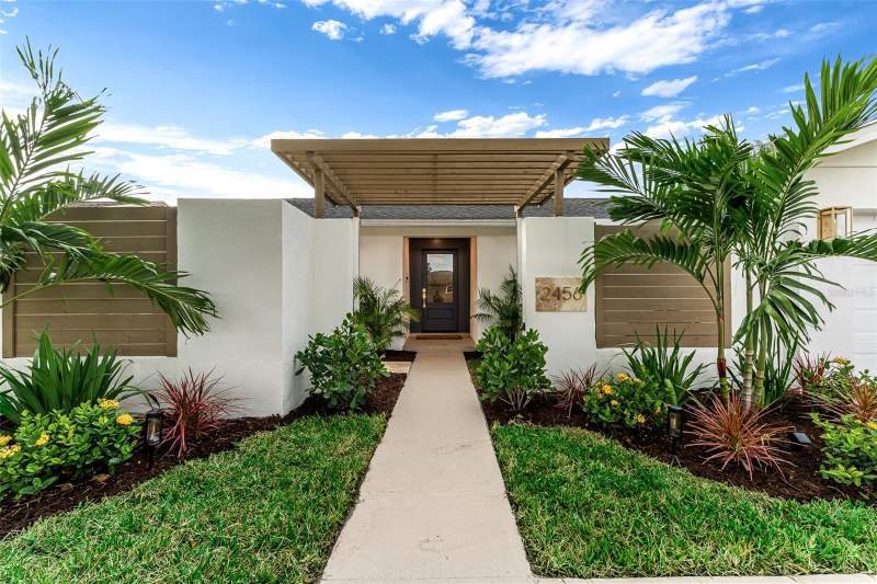 4 bedroom Single Family Residence at 2456 Timbercrest Circle, Woodgate Of Countryside, Clearwater — photo 2