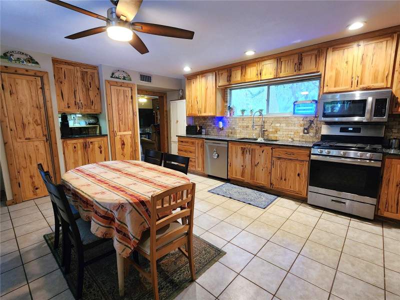 3 bedroom Single Family Residence at 13501 NE 245th Street Road, Town Of Orange Springs, Fort Mc Coy — photo 3