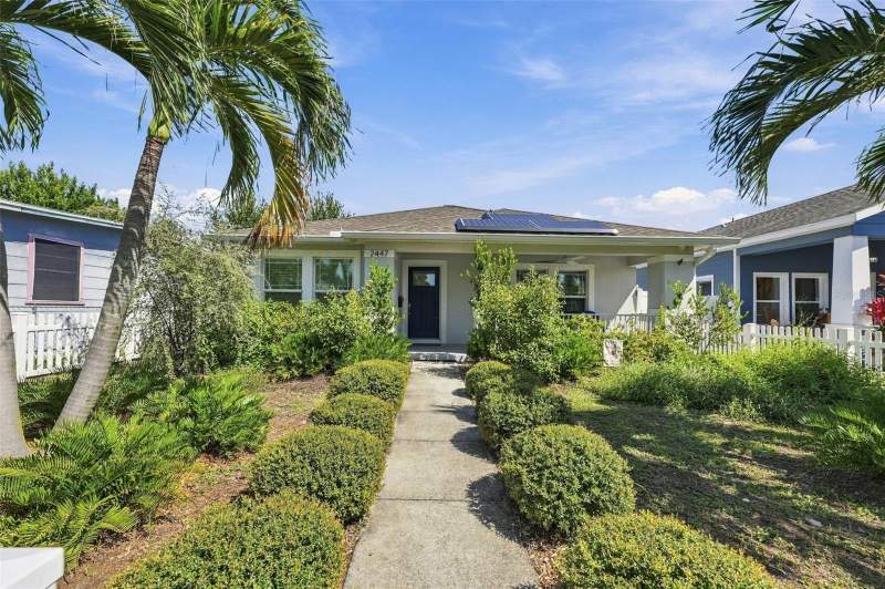 3 bedroom Single Family Residence at 2447 4th Avenue, St Petersburg Investment Co Sub, St Petersburg — photo 1
