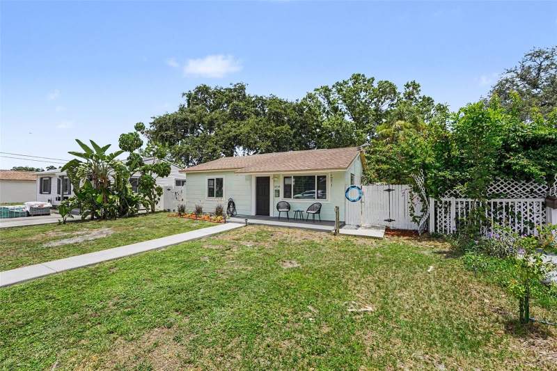 2 bedroom Single Family Residence at 3719 39th Street, Norton Sub, St Petersburg — photo 2