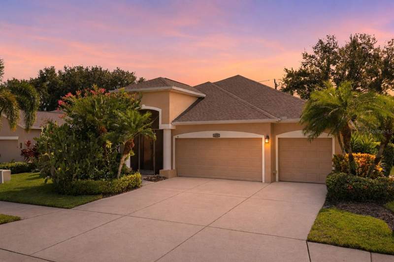 295 LONDONDERRY DRIVE home for sale in Tatum Ridge