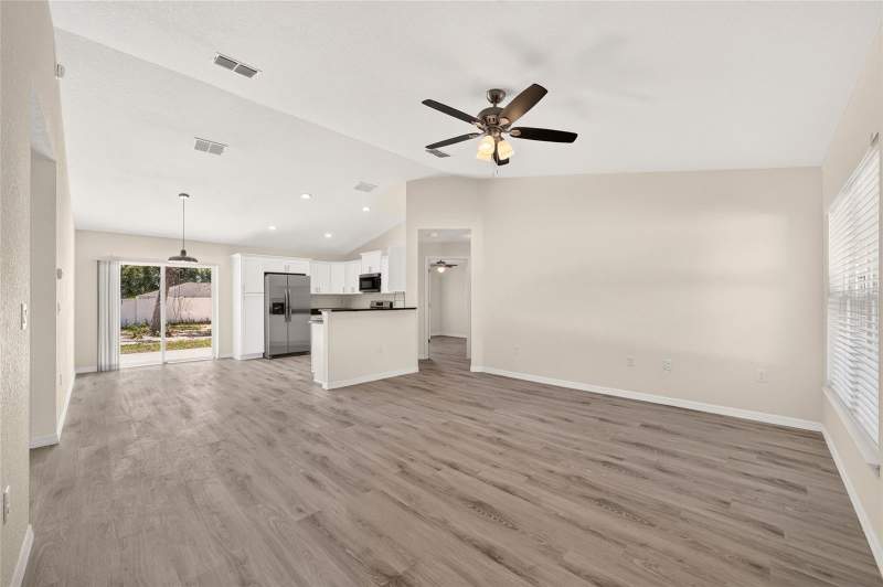 3 bedroom Single Family Residence at 7 Cypress Road, Silver Spgs Shores Un 12, Ocala — photo 3
