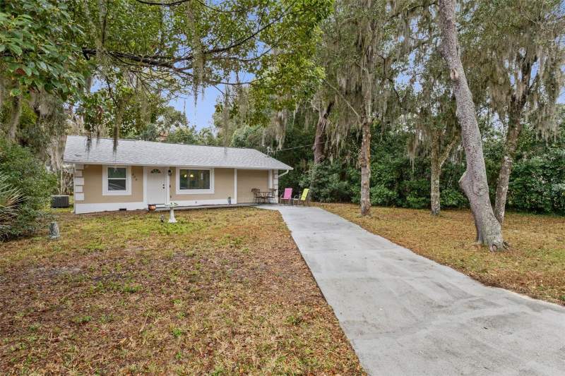 3 bedroom Single Family Residence at 690 E Jackson Avenue, Mount Dora, Mount Dora — photo 2