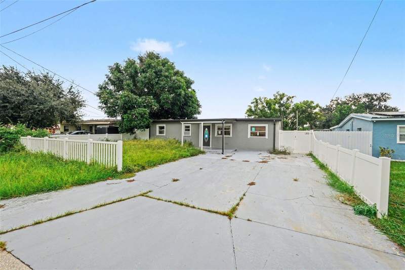 3 bedroom Single Family Residence at 10925 N Florence Avenue, Balincort Heights 3, Tampa — photo 4