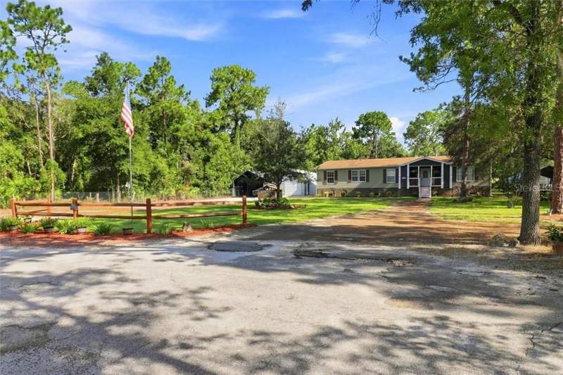 4 bedroom home at 6515 W Berrigan Court, Homosassa, Homosassa — photo 2