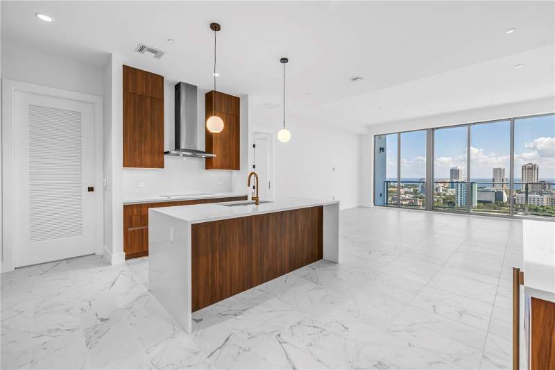 2 bedroom Condominium at 777 3rd Avenue #1704, Reflection St Pete, St Petersburg — photo 3