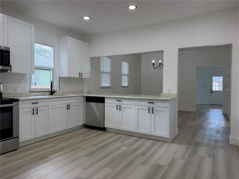4 bedroom Single Family Residence at 2604 E Lake Avenue, Campobello Blocks 1 To 30, Tampa — photo 5