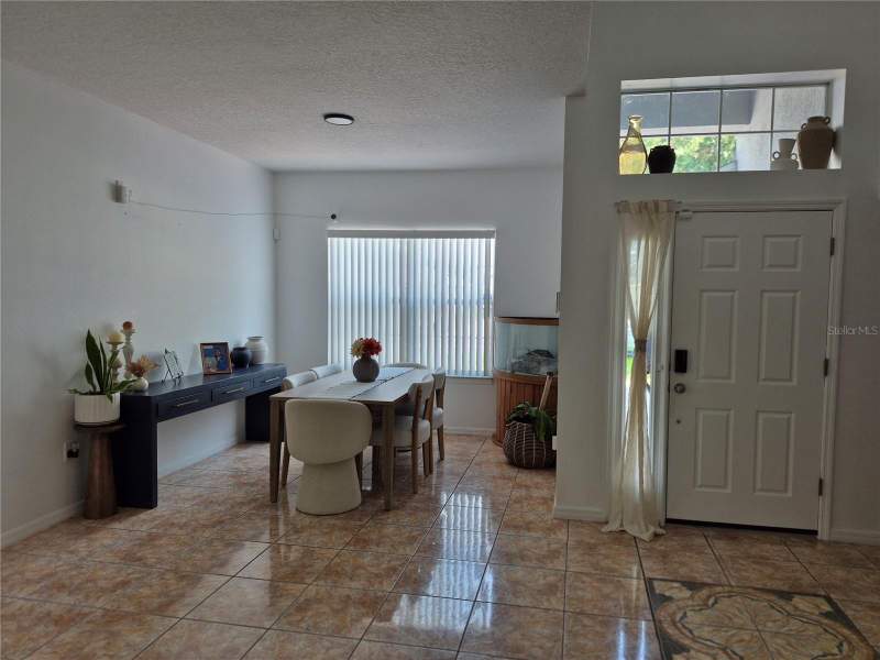 5 bedroom Single Family Residence at 560 Viceroy Court, Poinciana Village 2 Nbhd 3, Kissimmee — photo 4