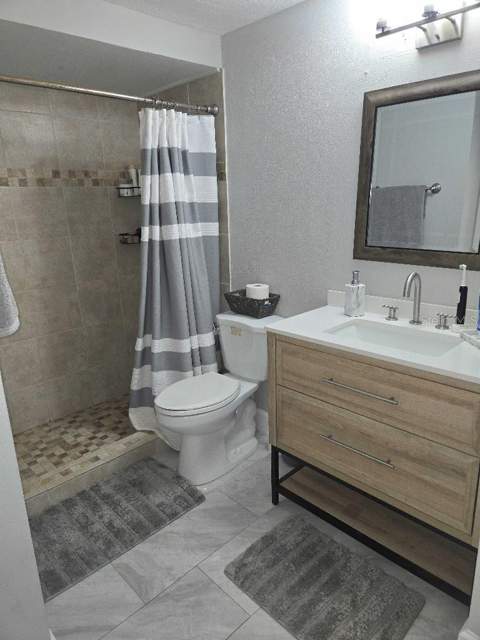 7002 Danewood Court, Tampa FL - photo 11 of 40