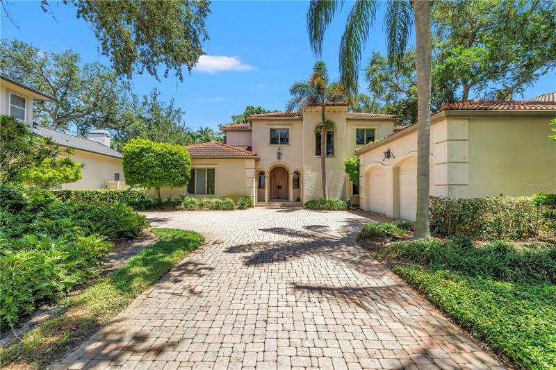3 bedroom Single Family Residence at 1524 BRIGHTWATERS BOULEVARD, SNELL ISLE BRIGHTBAY, ST PETERSBURG — photo 2