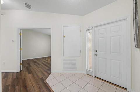7838 Carriage Pointe Drive, Gibsonton FL - photo 10 of 72
