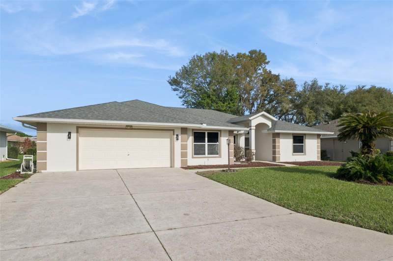 5729 KING JAMES AVENUE home for sale in Royal Highlands