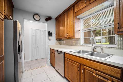 1807 Nova Drive, Valrico FL - photo 15 of 44