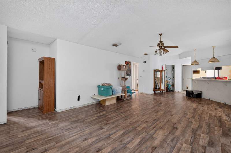 5 bedroom Single Family Residence at 13277 Brewster Road, Spring Hill, Spring Hill — photo 4