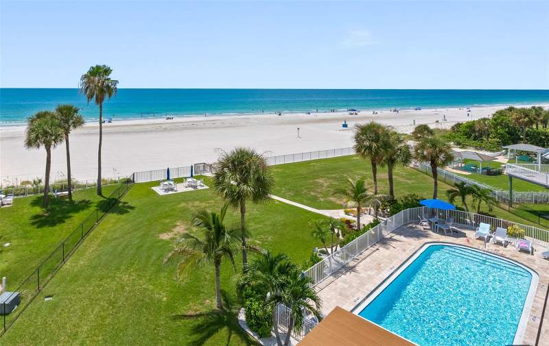2 bedroom Condominium at 17980 Gulf Boulevard #401, Lighthouse Pointe Condo, Redington Shores — photo 4