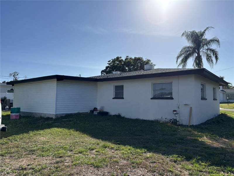 2 bedroom Single Family Residence at 1347 Buckingham Drive, Chesterfield Heights, Clearwater — photo 5