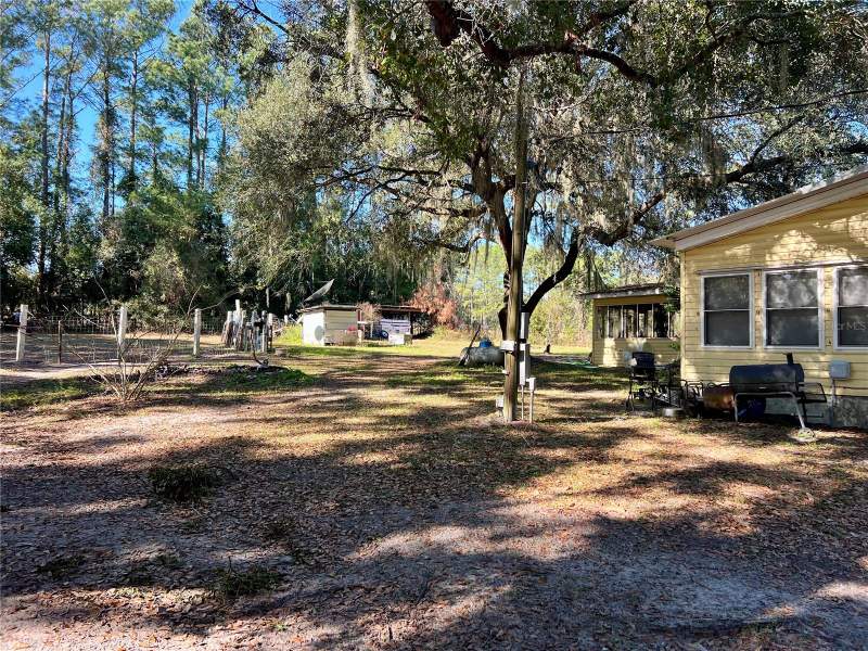 3 bedroom Manufactured Home at 11820 NW Highway 225, Reddick, Reddick — photo 3