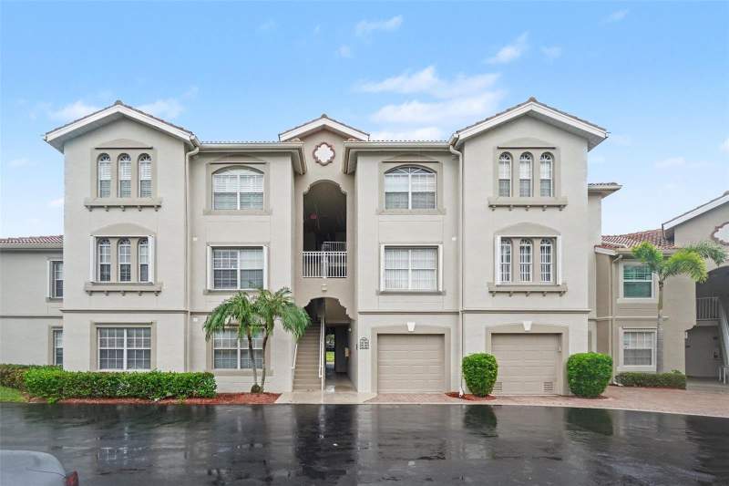 3 bedroom Condominium at 15585 Ocean Walk Circle #101, Gardens/Beachwalk, Fort Myers — photo 2