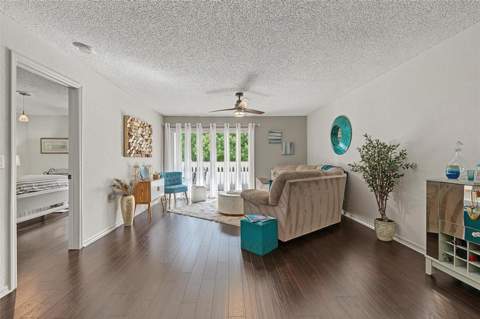10399 Paradise Boulevard #107, Treasure Island FL - photo 12 of 29
