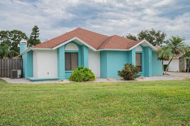 5 bedroom Single Family Residence at 8004 NW 11th Avenue, Pine Meadow, Bradenton — photo 4