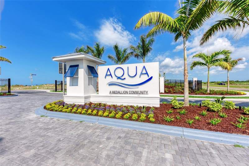 3 bedroom Single Family Residence at 5834 Shorebay Street, Aqua Lagoon, Bradenton — photo 2