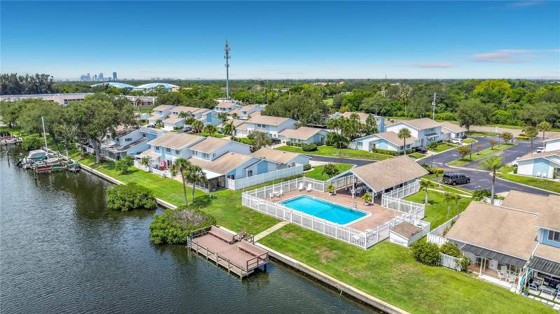 4 bedroom Townhouse at 6537 Cape Hatteras Way #2, Mariners Pass, St Petersburg — photo 5